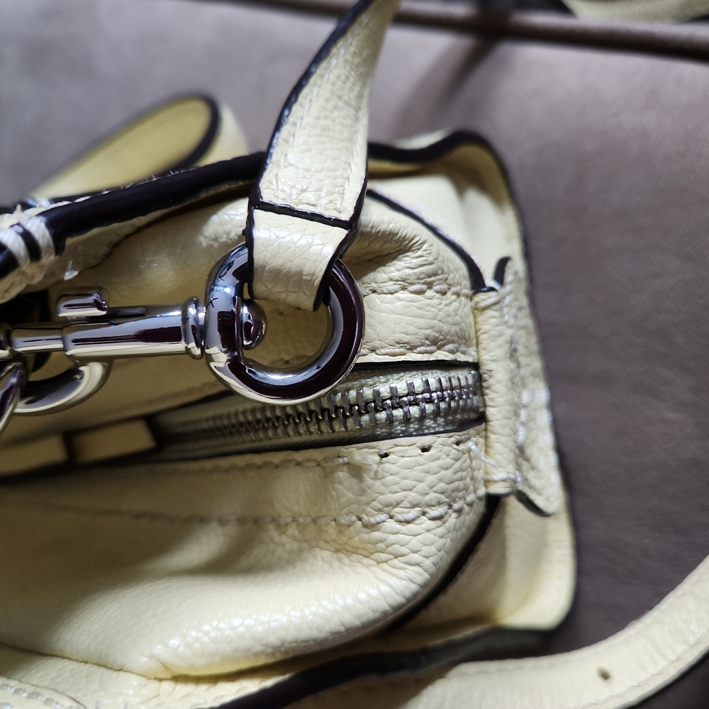 Marc Jacobs French Vanilla Crossbody/ Satchel Cruiser Bag - Picture 8 of 12